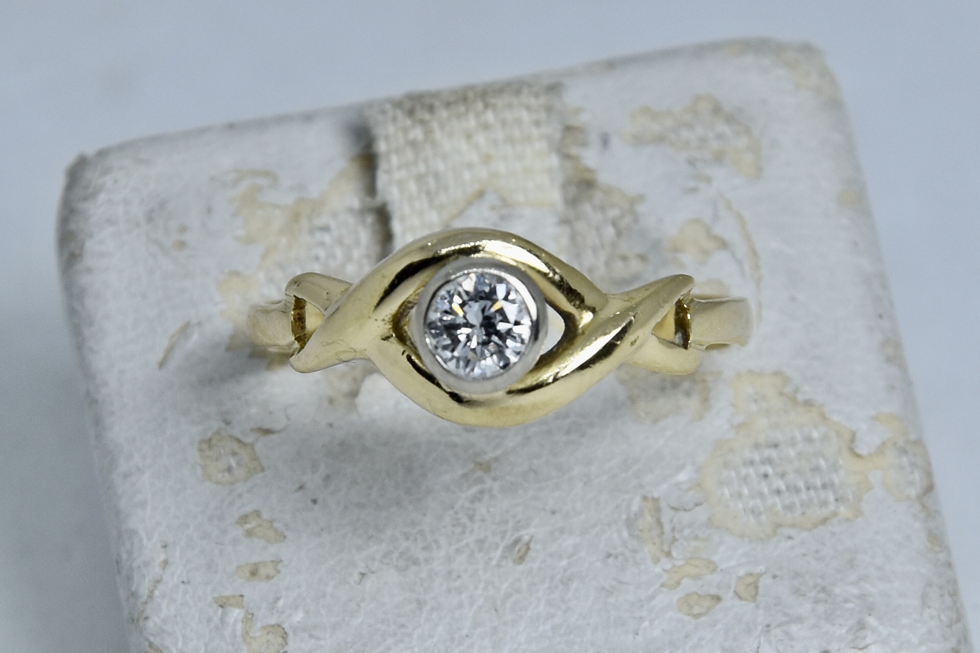 Immagine di ANELLO SOLITARIO DIAMANTE